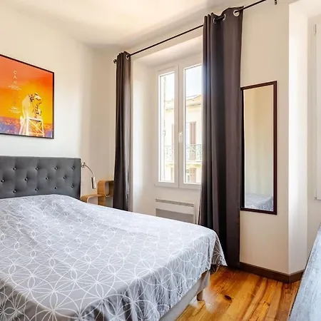 Cannes, 3 Pièces Proche Centre Et Plages *